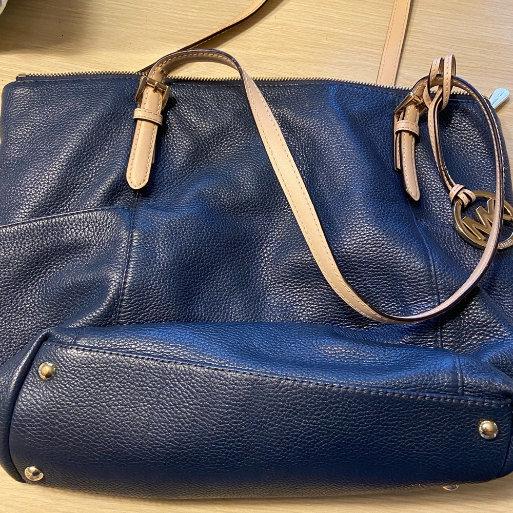 Authentic Michael Kors tote bag - Picture 4 of 4